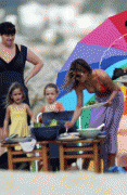 ce6cbe22703493 Jennifer Aniston and Courteney Cox   Beach Bikini Beauties