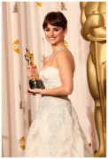 Penélope Cruz wins Oscar 48