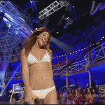 Belen Rodriguez canta balla bagno Sarabanda